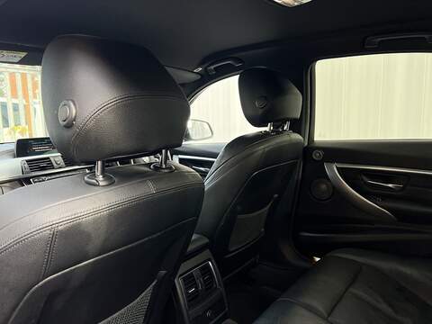 BMW 3 Series 2.0 330e 7.6kWh M Sport Shadow Edition Saloon 4dr Petrol Plug-in Hybrid Auto Euro 6 (s/s) (252 ps) - U257