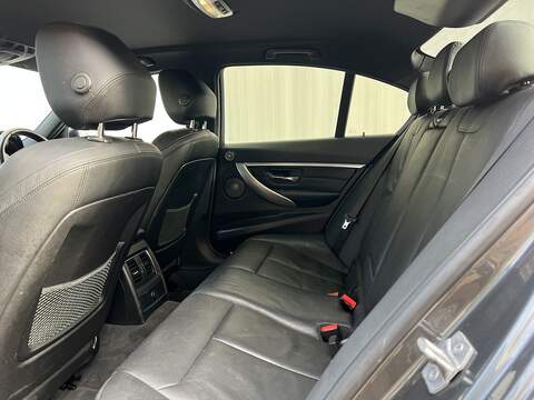 BMW 3 Series 2.0 330e 7.6kWh M Sport Shadow Edition Saloon 4dr Petrol Plug-in Hybrid Auto Euro 6 (s/s) (252 ps) - U257