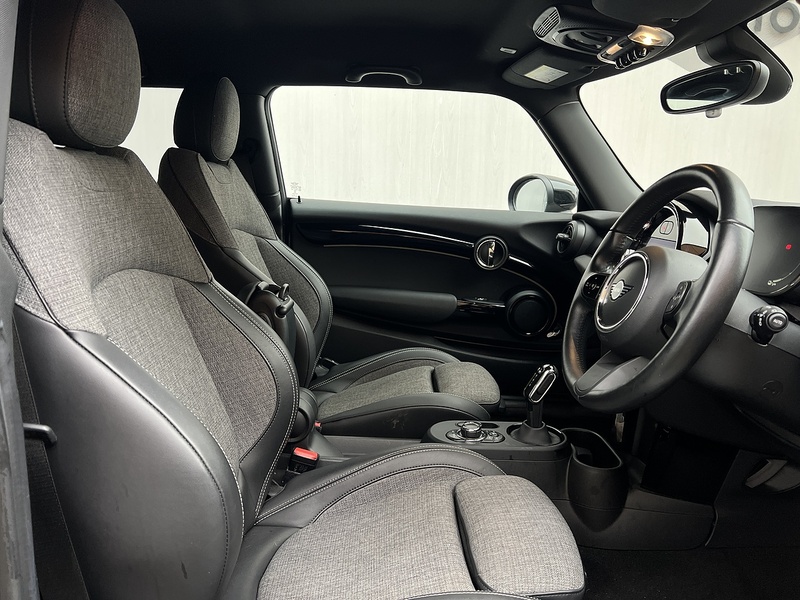 MINI Electric Hatch Cooper SE 32.6kWh Level 2 Hatchback 3dr Electric Auto (184 ps) - U260