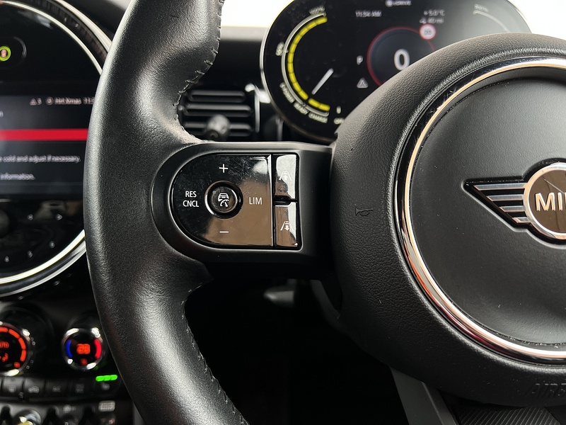 MINI Electric Hatch Cooper SE 32.6kWh Level 2 Hatchback 3dr Electric Auto (184 ps) - U260