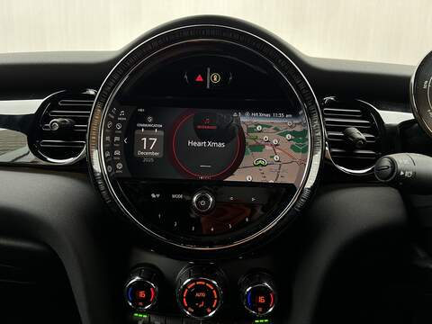 MINI Electric Hatch Cooper SE 32.6kWh Level 2 Hatchback 3dr Electric Auto (184 ps) - U260