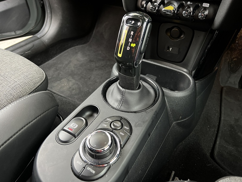 MINI Electric Hatch Cooper SE 32.6kWh Level 2 Hatchback 3dr Electric Auto (184 ps) - U260