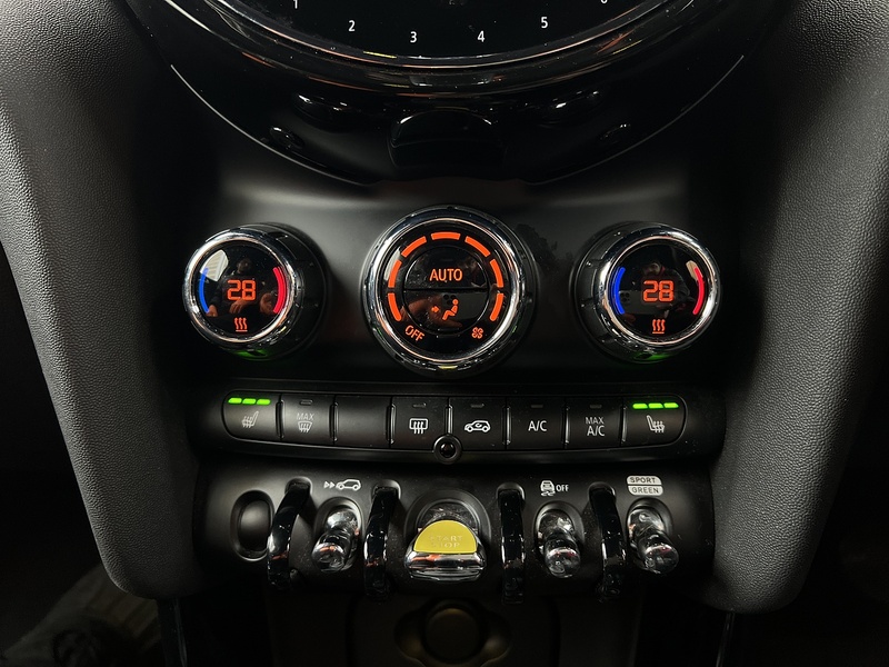 MINI Electric Hatch Cooper SE 32.6kWh Level 2 Hatchback 3dr Electric Auto (184 ps) - U260