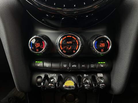 MINI Electric Hatch Cooper SE 32.6kWh Level 2 Hatchback 3dr Electric Auto (184 ps) - U260