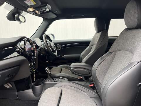 MINI Electric Hatch Cooper SE 32.6kWh Level 2 Hatchback 3dr Electric Auto (184 ps) - U260