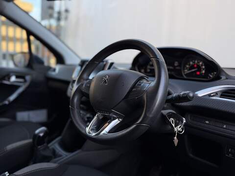 Peugeot 208 1.2 PureTech Active Hatchback 5dr Petrol Manual Euro 6 (82 ps) - U263
