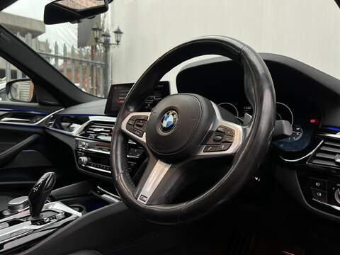 BMW 5 Series 2.0 530e 9.2kWh M Sport Saloon 4dr Petrol Plug-in Hybrid Auto Euro 6 (s/s) (252 ps) - U268