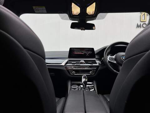 BMW 5 Series 2.0 530e 9.2kWh M Sport Saloon 4dr Petrol Plug-in Hybrid Auto Euro 6 (s/s) (252 ps) - U268