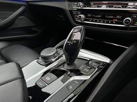 BMW 5 Series 2.0 530e 9.2kWh M Sport Saloon 4dr Petrol Plug-in Hybrid Auto Euro 6 (s/s) (252 ps) - U268