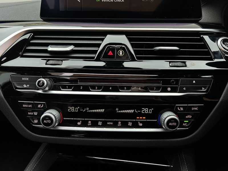 BMW 5 Series 2.0 530e 9.2kWh M Sport Saloon 4dr Petrol Plug-in Hybrid Auto Euro 6 (s/s) (252 ps) - U268