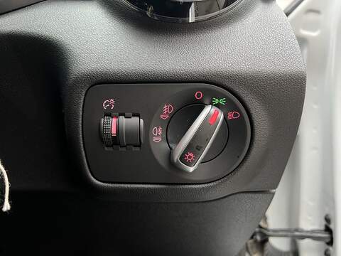 Audi A1 1.4 TFSI S line Hatchback 3dr Petrol Manual Euro 6 (s/s) (125 ps) - U271