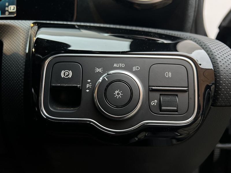 Mercedes-Benz A Class 1.3 A200 AMG Line Hatchback 5dr Petrol 7G-DCT Euro 6 (s/s) (163 ps) - U278