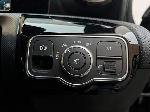 Mercedes-Benz A Class 1.3 A200 AMG Line Hatchback 5dr Petrol 7G-DCT Euro 6 (s/s) (163 ps) - U278