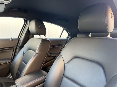 Mercedes-Benz A Class 1.5 A180 CDI Sport Edition Hatchback 5dr Diesel 7G-DCT Euro 5 (s/s) (109 ps) - U282