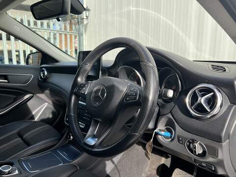 Mercedes-Benz GLA 1.6 GLA180 Urban Edition SUV 5dr Petrol 7G-DCT Euro 6 (s/s) (122 ps) - U299