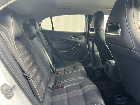 Mercedes-Benz GLA 1.6 GLA180 Urban Edition SUV 5dr Petrol 7G-DCT Euro 6 (s/s) (122 ps) - U299