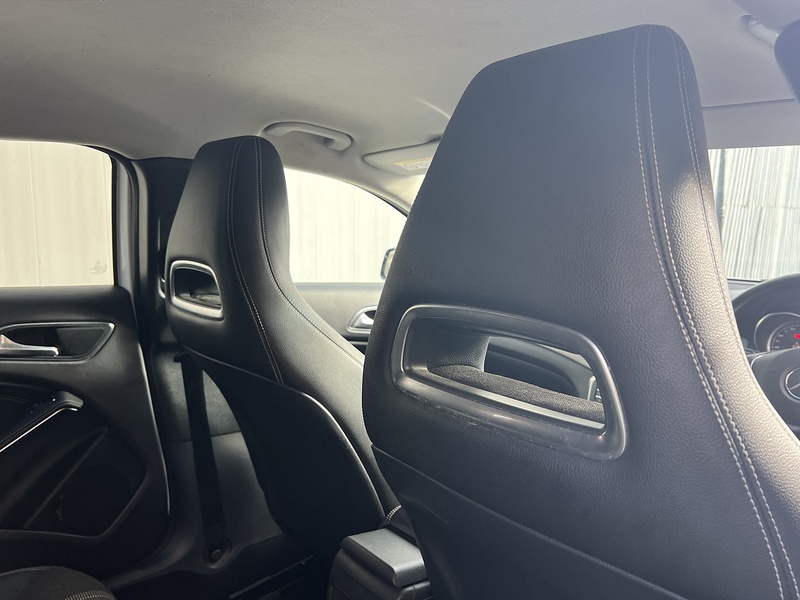 Mercedes-Benz GLA 1.6 GLA180 Urban Edition SUV 5dr Petrol 7G-DCT Euro 6 (s/s) (122 ps) - U299