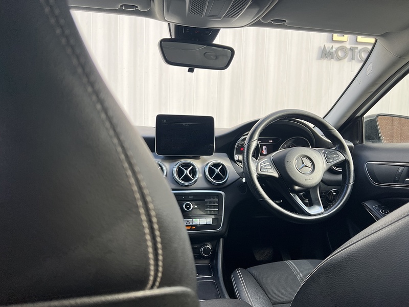 Mercedes-Benz GLA 1.6 GLA180 Urban Edition SUV 5dr Petrol 7G-DCT Euro 6 (s/s) (122 ps) - U299