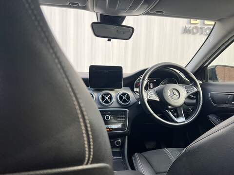 Mercedes-Benz GLA 1.6 GLA180 Urban Edition SUV 5dr Petrol 7G-DCT Euro 6 (s/s) (122 ps) - U299