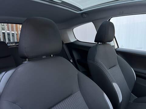 Peugeot 208 1.2 VTi PureTech Style Hatchback 3dr Petrol Manual Euro 5 (82 ps) - U300