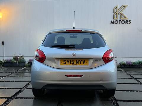 Peugeot 208 1.2 VTi PureTech Style Hatchback 3dr Petrol Manual Euro 5 (82 ps) - U300