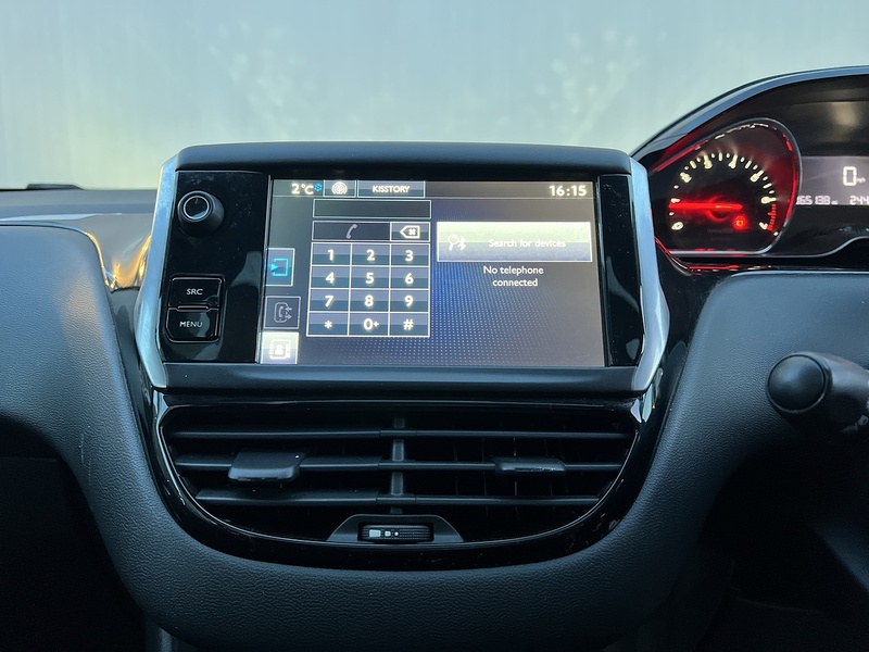 Peugeot 208 1.2 VTi PureTech Style Hatchback 3dr Petrol Manual Euro 5 (82 ps) - U300