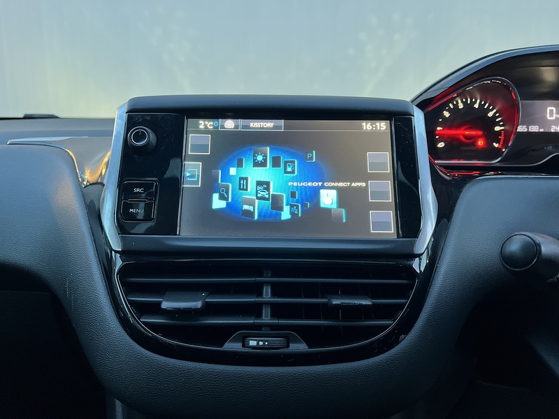 Peugeot 208 1.2 VTi PureTech Style Hatchback 3dr Petrol Manual Euro 5 (82 ps) - U300