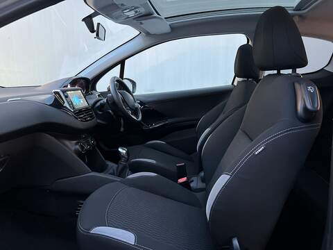 Peugeot 208 1.2 VTi PureTech Style Hatchback 3dr Petrol Manual Euro 5 (82 ps) - U300