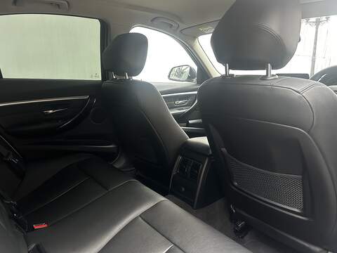 BMW 3 Series 2.0 320i Luxury Saloon 4dr Petrol Auto xDrive Euro 6 (s/s) (184 ps) - U314