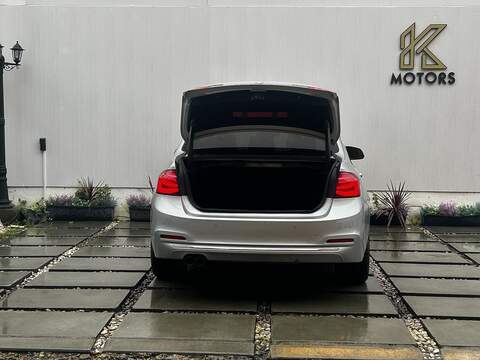 BMW 3 Series 2.0 320i Luxury Saloon 4dr Petrol Auto xDrive Euro 6 (s/s) (184 ps) - U314