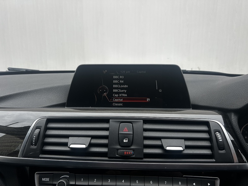 BMW 3 Series 2.0 320i Luxury Saloon 4dr Petrol Auto xDrive Euro 6 (s/s) (184 ps) - U314