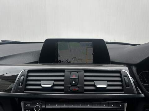 BMW 3 Series 2.0 320i Luxury Saloon 4dr Petrol Auto xDrive Euro 6 (s/s) (184 ps) - U314