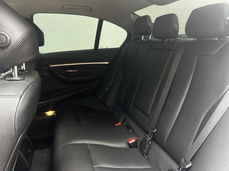 BMW 3 Series 2.0 320i Luxury Saloon 4dr Petrol Auto xDrive Euro 6 (s/s) (184 ps) - U314