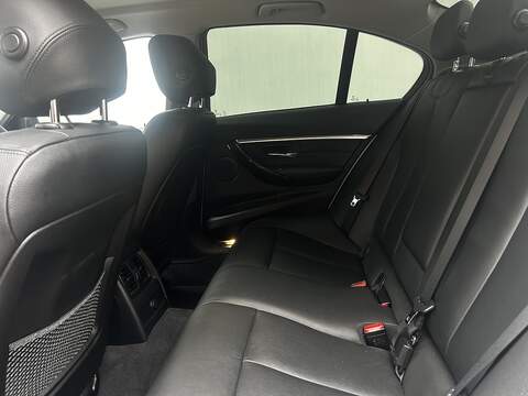 BMW 3 Series 2.0 320i Luxury Saloon 4dr Petrol Auto xDrive Euro 6 (s/s) (184 ps) - U314