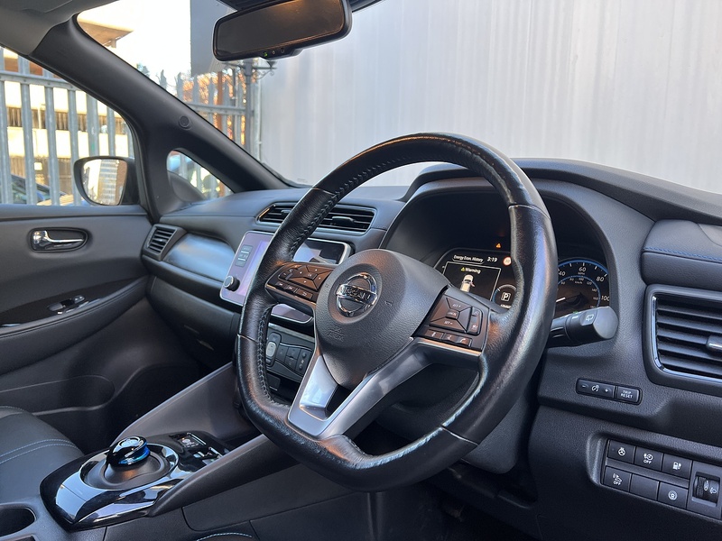 Nissan Leaf 40kWh N-Connecta Hatchback 5dr Electric Auto (150 ps) - U318