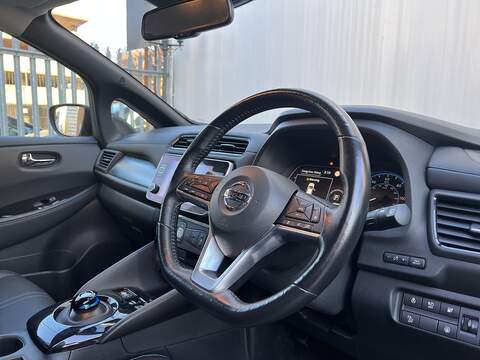 Nissan Leaf 40kWh N-Connecta Hatchback 5dr Electric Auto (150 ps) - U318