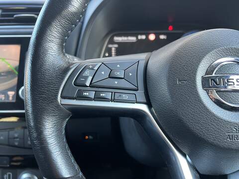 Nissan Leaf 40kWh N-Connecta Hatchback 5dr Electric Auto (150 ps) - U318