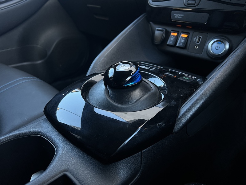 Nissan Leaf 40kWh N-Connecta Hatchback 5dr Electric Auto (150 ps) - U318