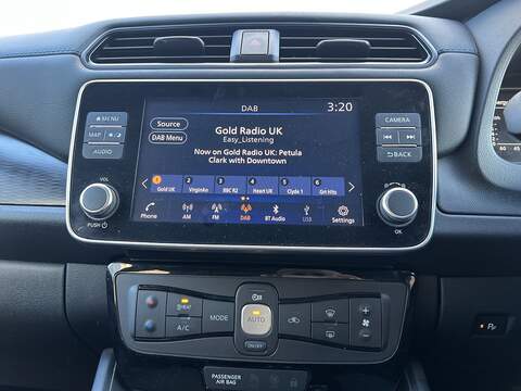 Nissan Leaf 40kWh N-Connecta Hatchback 5dr Electric Auto (150 ps) - U318