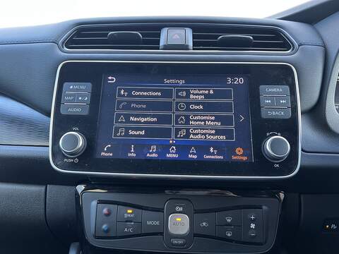 Nissan Leaf 40kWh N-Connecta Hatchback 5dr Electric Auto (150 ps) - U318