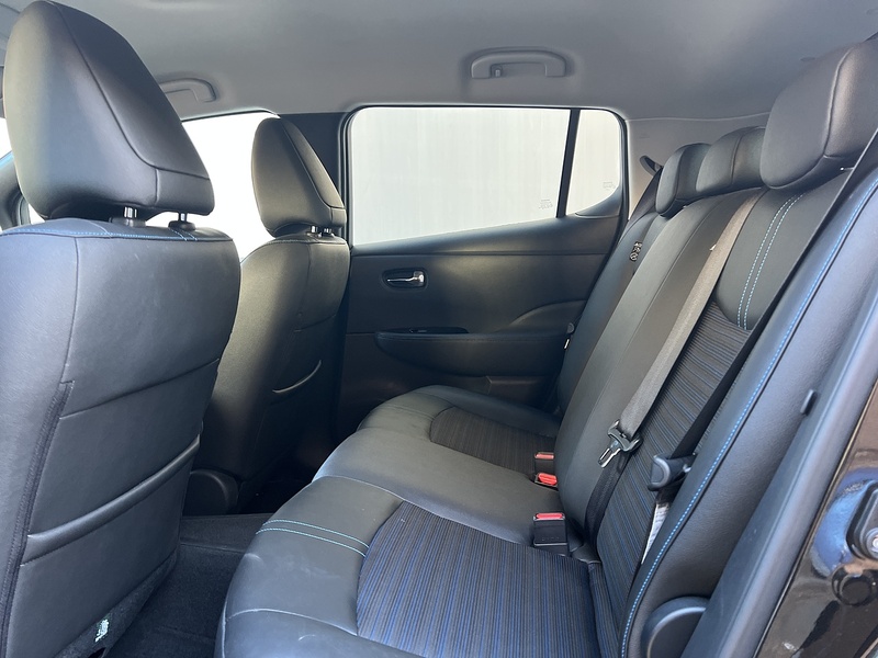 Nissan Leaf 40kWh N-Connecta Hatchback 5dr Electric Auto (150 ps) - U318