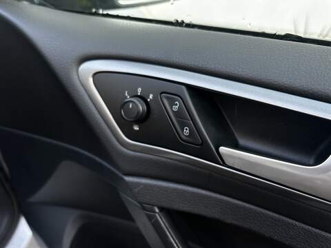 Volkswagen Golf 1.4 TSI BlueMotion Tech S Hatchback 5dr Petrol DSG Euro 5 (s/s) (122 ps) - U324