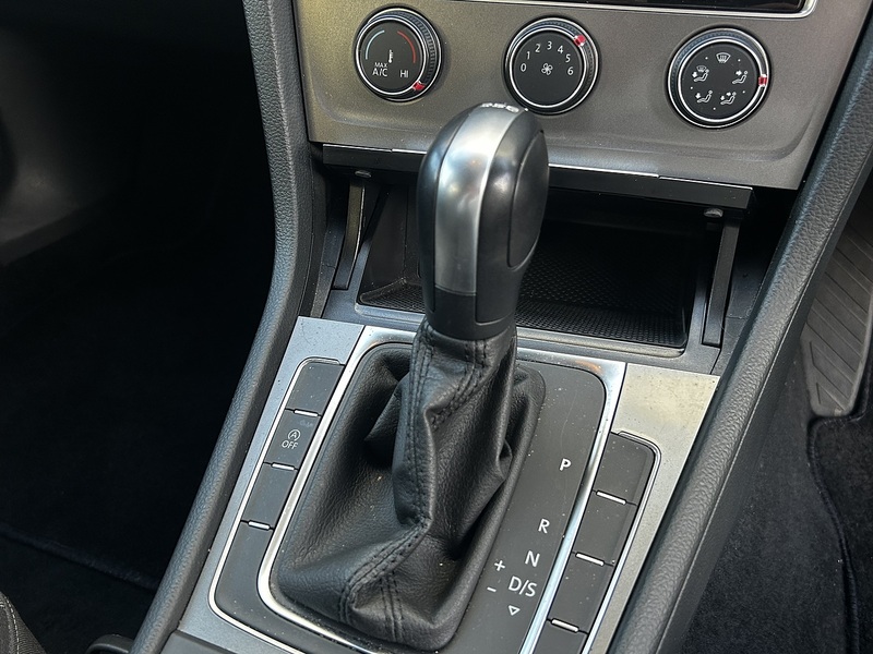 Volkswagen Golf 1.4 TSI BlueMotion Tech S Hatchback 5dr Petrol DSG Euro 5 (s/s) (122 ps) - U324