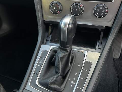 Volkswagen Golf 1.4 TSI BlueMotion Tech S Hatchback 5dr Petrol DSG Euro 5 (s/s) (122 ps) - U324