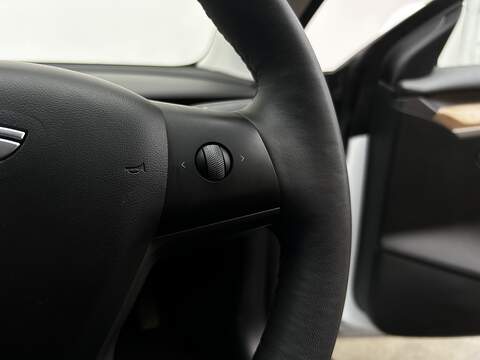 Tesla Model 3 (Dual Motor) Long Range Saloon 4dr Electric Auto 4WDE (346 ps) - U333