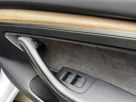 Tesla Model 3 (Dual Motor) Long Range Saloon 4dr Electric Auto 4WDE (346 ps) - U333