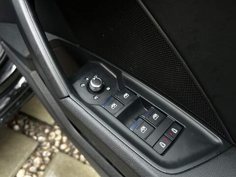 Audi A3 1.4 TFSIe 40 Sport Sportback 5dr Petrol Plug-in Hybrid S Tronic Euro 6 (s/s) 13kWh (204 ps) - U338