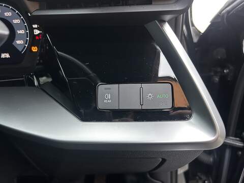 Audi A3 1.4 TFSIe 40 Sport Sportback 5dr Petrol Plug-in Hybrid S Tronic Euro 6 (s/s) 13kWh (204 ps) - U338