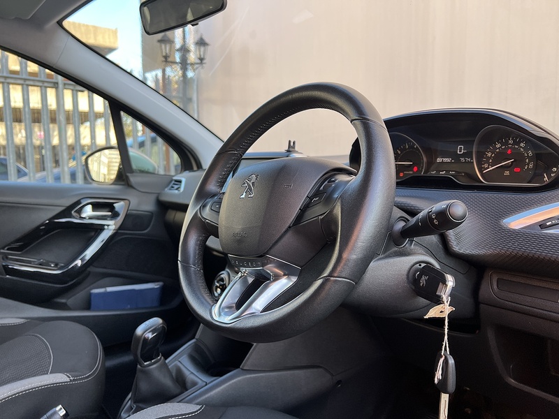 Peugeot 208 1.2 PureTech Active Hatchback 3dr Petrol Manual Euro 6 (82 ps) - U341
