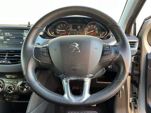 Peugeot 208 1.2 PureTech Active Hatchback 3dr Petrol Manual Euro 6 (82 ps) - U341